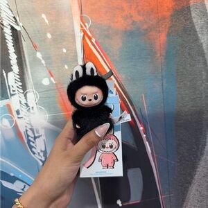 Pop Mart Labubu Pin For Love “R”